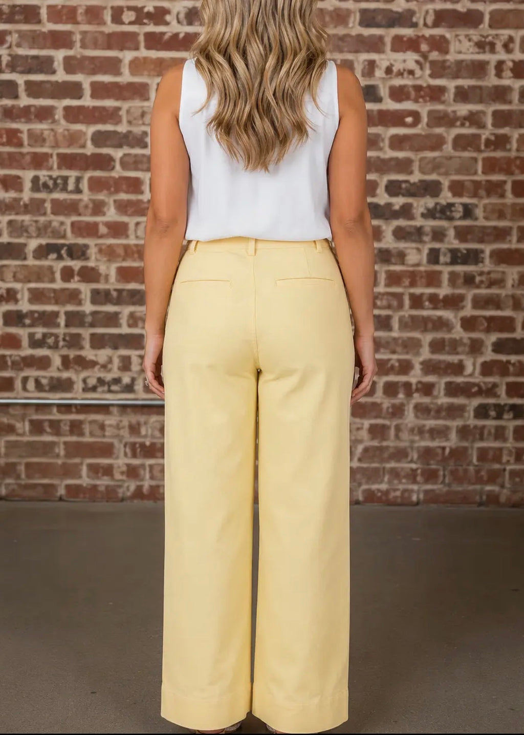 Solid Denim Scalloped Patch Pocket Jeans
