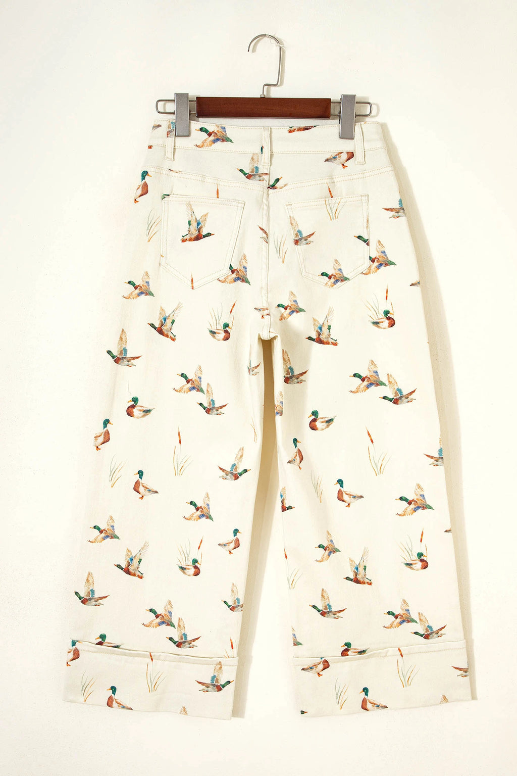 Beige Stylish Mallard Printed Cuffed Hem Shift Jeans