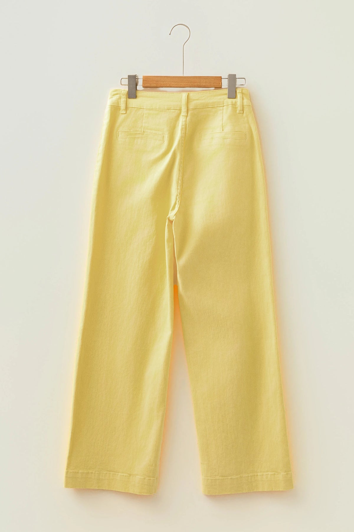 Solid Denim Scalloped Patch Pocket Jeans