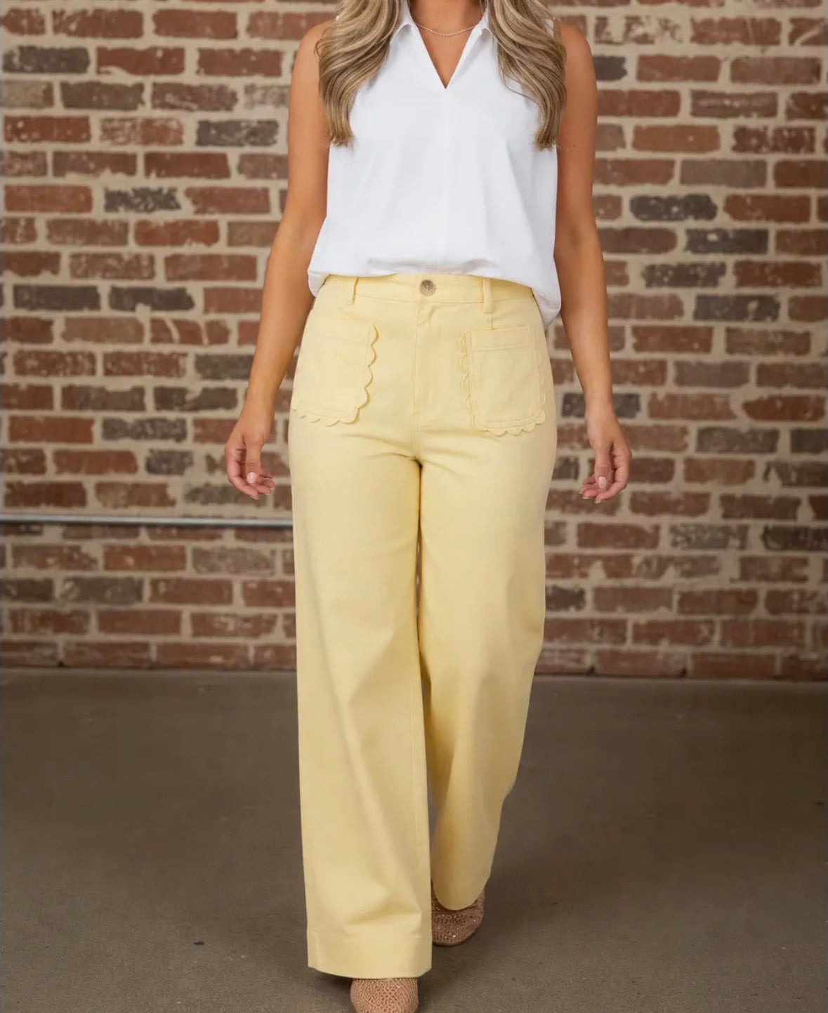 Solid Denim Scalloped Patch Pocket Jeans