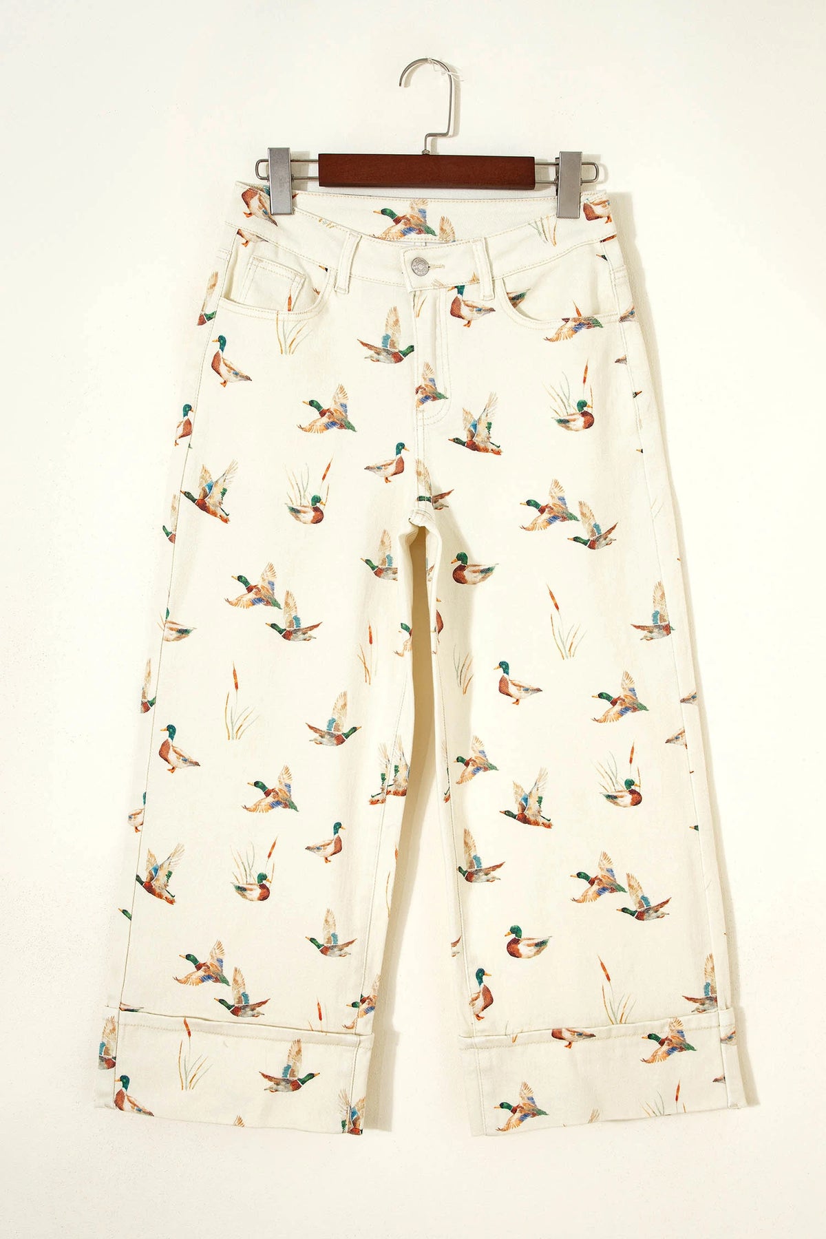 Beige Stylish Mallard Printed Cuffed Hem Shift Jeans