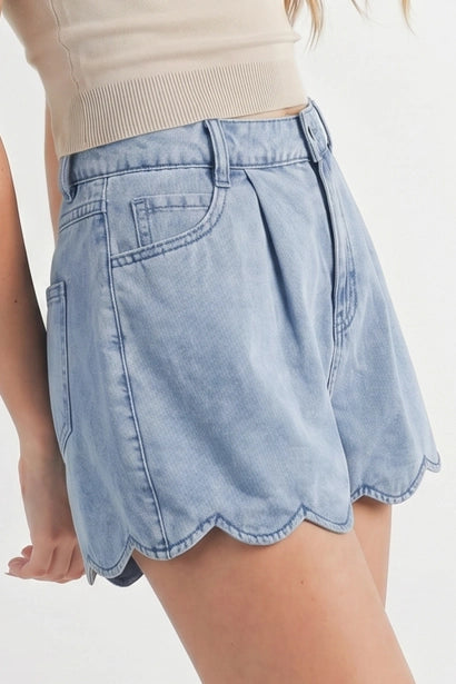 Solid Color Scalloped Trim Casual Denim Shorts