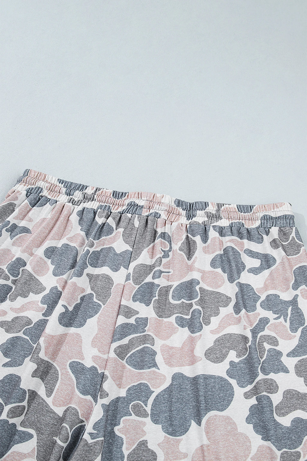 Plus Size Camouflage Patch Pocket Cropped Pants